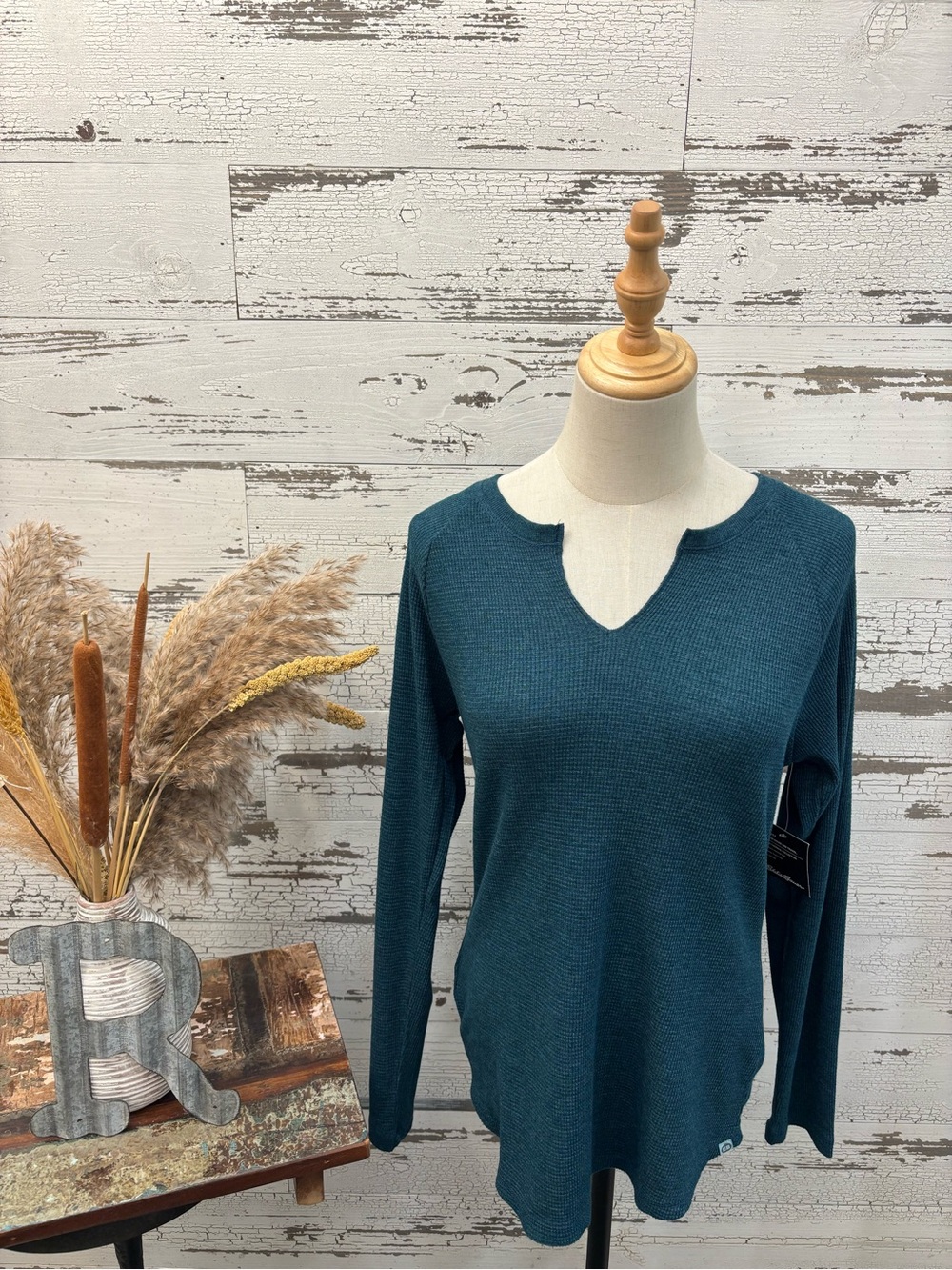 Eddie Bauer NWT Teal Notch-Neck Long Sleeve Top